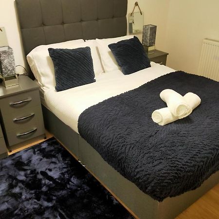 Impeccable 2-Bed House Apartment London Luaran gambar