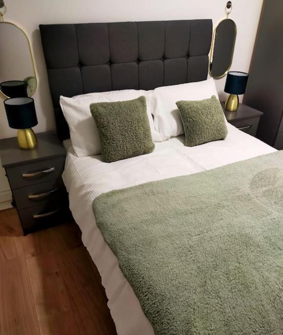 Impeccable 2-Bed House Apartment London Luaran gambar