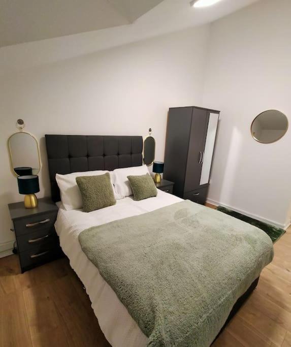 Impeccable 2-Bed House Apartment London Luaran gambar