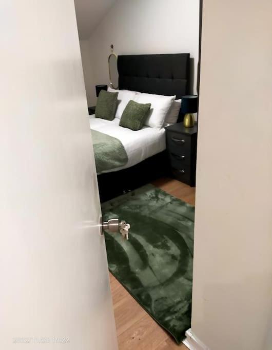 Impeccable 2-Bed House Apartment London Luaran gambar
