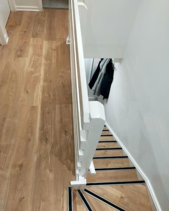 Impeccable 2-Bed House Apartment London Luaran gambar