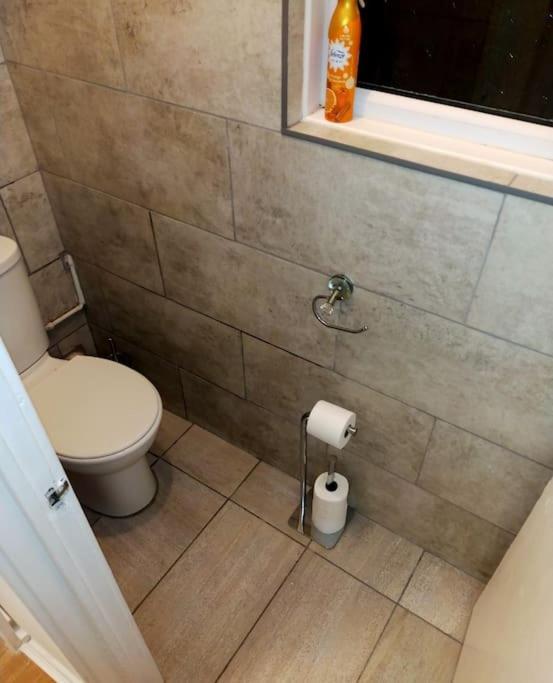 Impeccable 2-Bed House Apartment London Luaran gambar